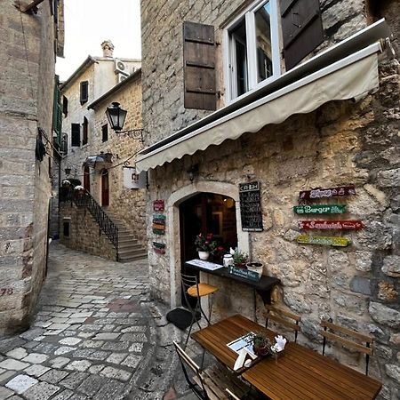 Athos Guesthouse Kotor Dış mekan fotoğraf