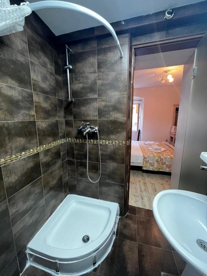 Athos Guesthouse Kotor Dış mekan fotoğraf